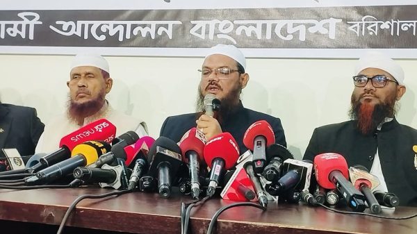 আওয়ামী লীগের নিরপরাধ কর্মীদের নিরাপত্তা দেওয়ার দায়িত্ব সরকারের: ফয়জুল করীম