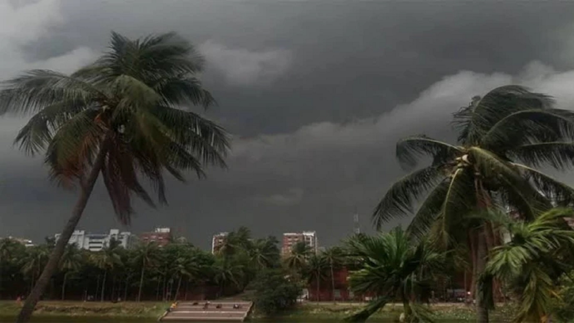 বরিশালে ঝড়ের সতর্কতা