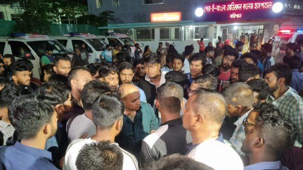 শেবাচিম হাসপাতালে চিকিৎসকদের সঙ্গে রোগীর স্বজনদের সংঘর্ষ, ইন্টার্নদের কর্মবিরতি