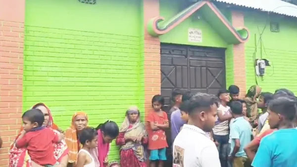 বরিশালে খাবারের লোভ দেখিয়ে দ্বিতীয় শ্রেণির শিক্ষার্থীকে যৌন হয়রানি
