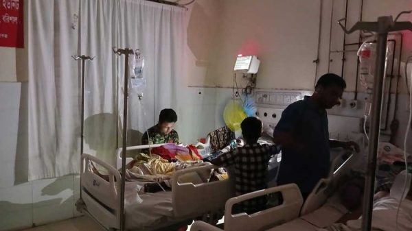 বরিশালে ভয়াবহ লোডশেডিংয়ের কবলে শেবাচিম হাসপাতালের আইসিইউ