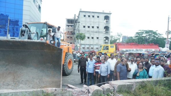 বরিশালে শিশু হাসপাতাল চালুর আগেই জনপ্রতিনিধিদের আলোচনা ও বিতর্ক শুরু