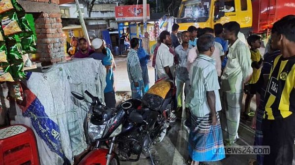 বরিশাল নগরীতে মোটরসাইকেল-অটোরিকশা সংঘর্ষে যুবক নিহত, আহত ১
