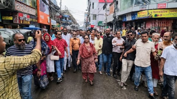 বরিশালে আওয়ামী লীগের প্রতিষ্ঠাবার্ষিকী ঘিরে বিএনপির শোডাউন