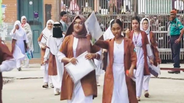 বরিশাল শিক্ষা বোর্ডে এইচএসসি পরীক্ষা শুরু, ১৪২ কেন্দ্রে অংশ নিচ্ছেন ৬০ হাজার ৪৩৬ পরীক্ষার্থী