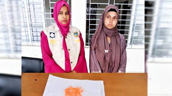 বরিশালে ডিবির অভিযানে ২০০ পিস ইয়াবাসহ নারী আটক