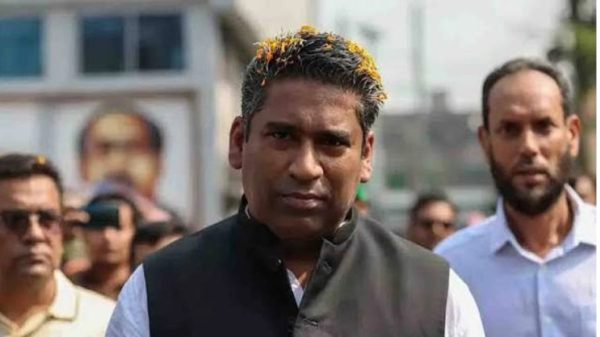 ভারত থেকে পালিয়ে যুক্তরাষ্ট্রে গেছেন সাদিক আবদুল্লাহ
