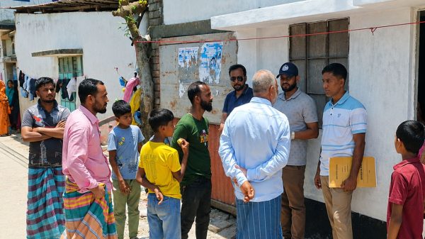 বরিশালে গৃহবধূর ঝুলন্ত মরদেহ উদ্ধার, স্বামীর বিরুদ্ধে অনৈতিক প্রস্তাবের অভিযোগ
