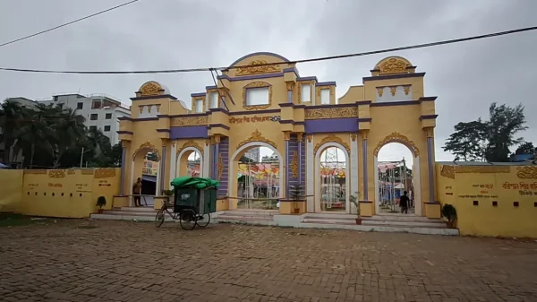 বরিশালে বাণিজ্য মেলা শেষে উদ্যোক্তা ও ব্যবসায়ীদের মালামাল আটকে রাখার অভিযোগ