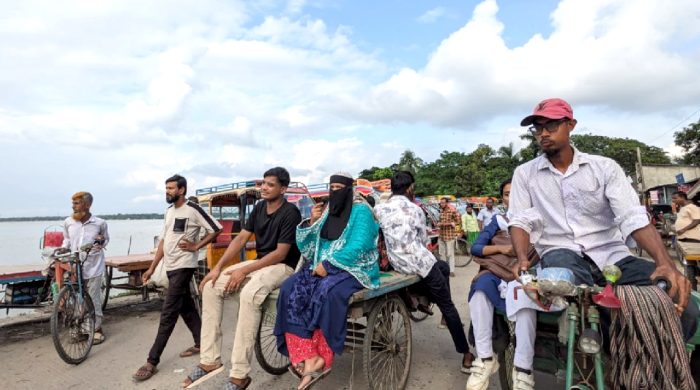 বরিশাল চরকাউয়ার পাঁচ রুটে বাস চলাচল বন্ধ, চরম ভোগান্তিতে যাত্রীরা