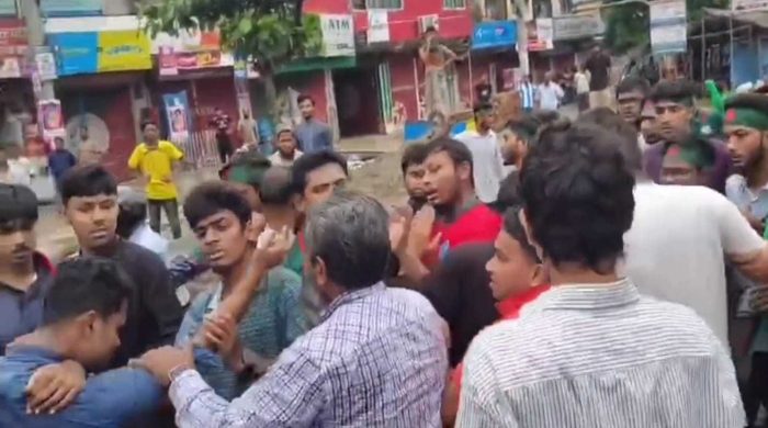 বরিশাল বিশ্ববিদ্যালয়ে ছাত্রদল-ছাত্রশিবির সংঘর্ষ, আহত অন্তত ১০
