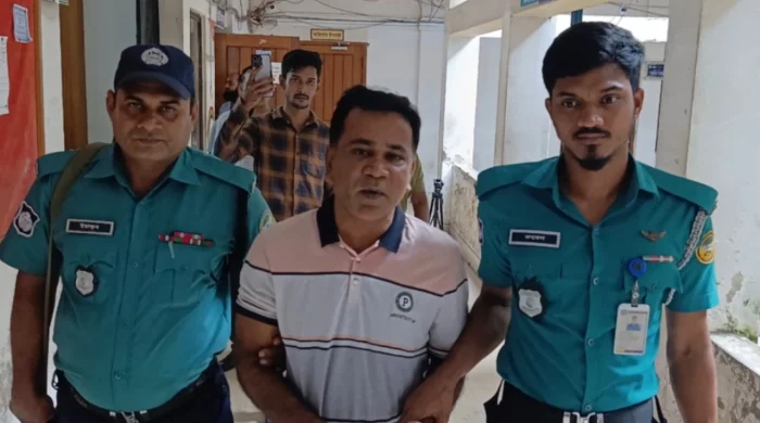 বরিশালে সাবেক কাউন্সিলর ও ওয়ার্ড আওয়ামী লীগ নেতা গ্রেপ্তার