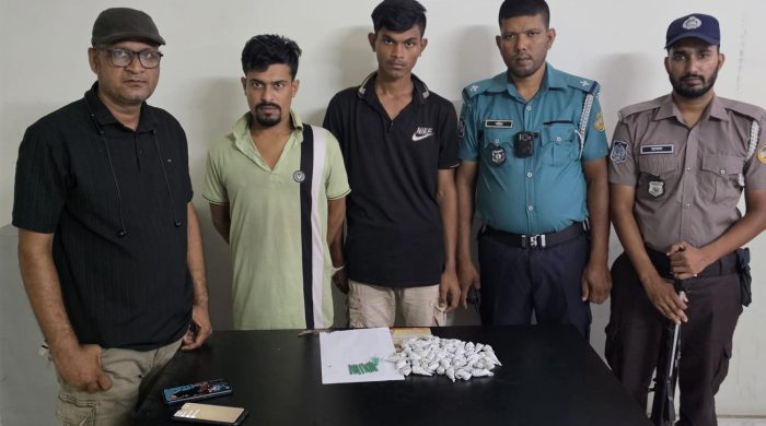 বরিশাল এয়ারপোর্ট থানার অভিযানে ইয়াবা ও গাঁজা সহ আটক ২